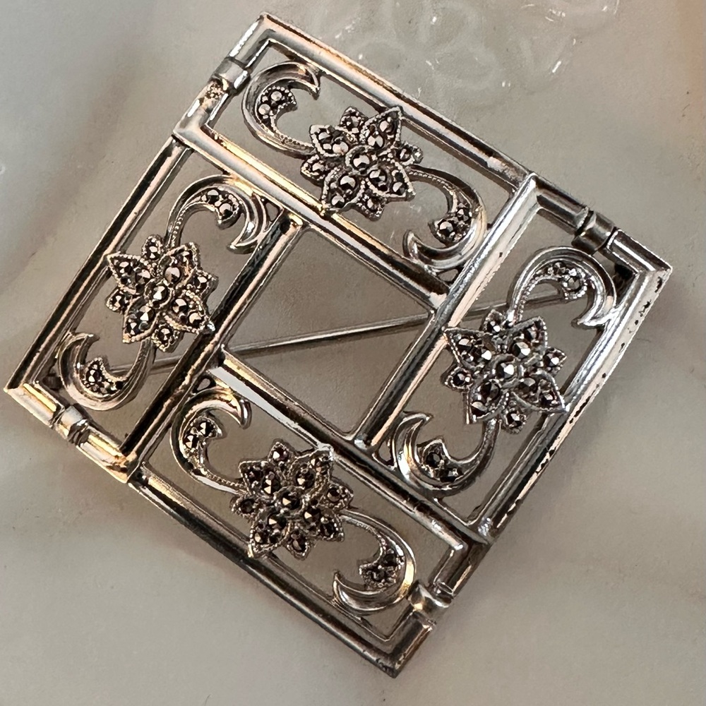 Vintage Sterling Silver Art Deco Marcasite Flower Square Pin Brooch